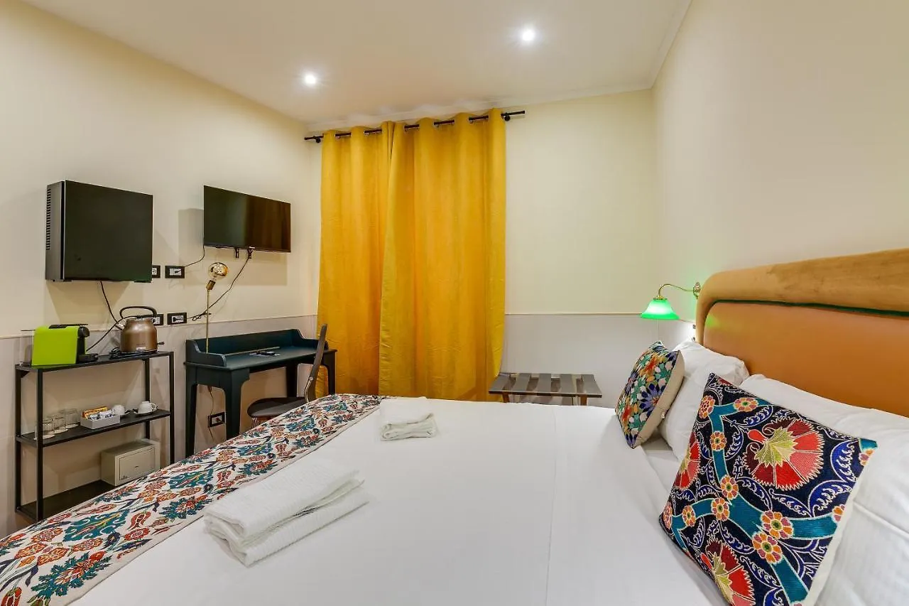Hotel Habitat Monti Roma 0*,