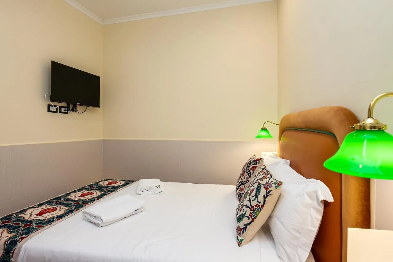 Hotel Habitat Monti Roma 0*,  Italia